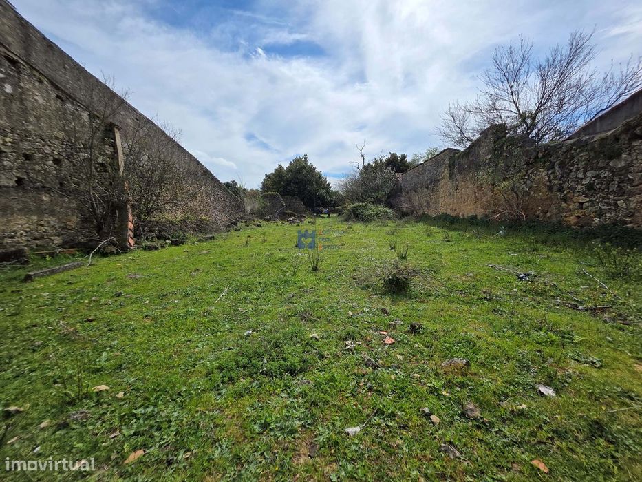 Oportunidade: Terreno com Potencial de Construção na Zibreira — Zibreira, Santarém