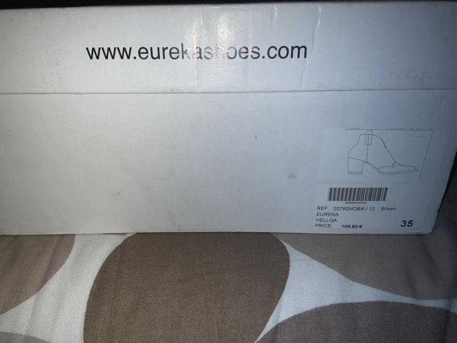 Botas texanas em pele. Tamanho 35/36.