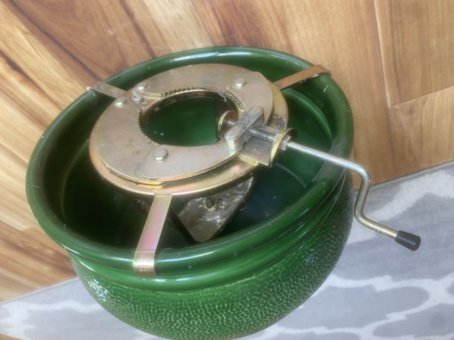 Ceramiczny stojak na choinkę