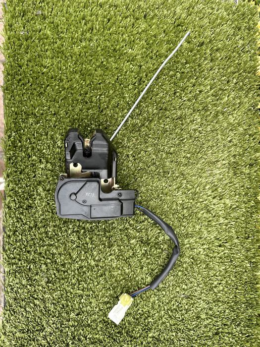 Кришка  багажника + замок багажника Chevrolet Aveo