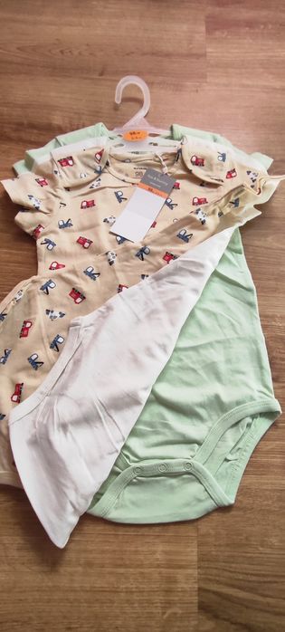 Mix ubranek 92/98
