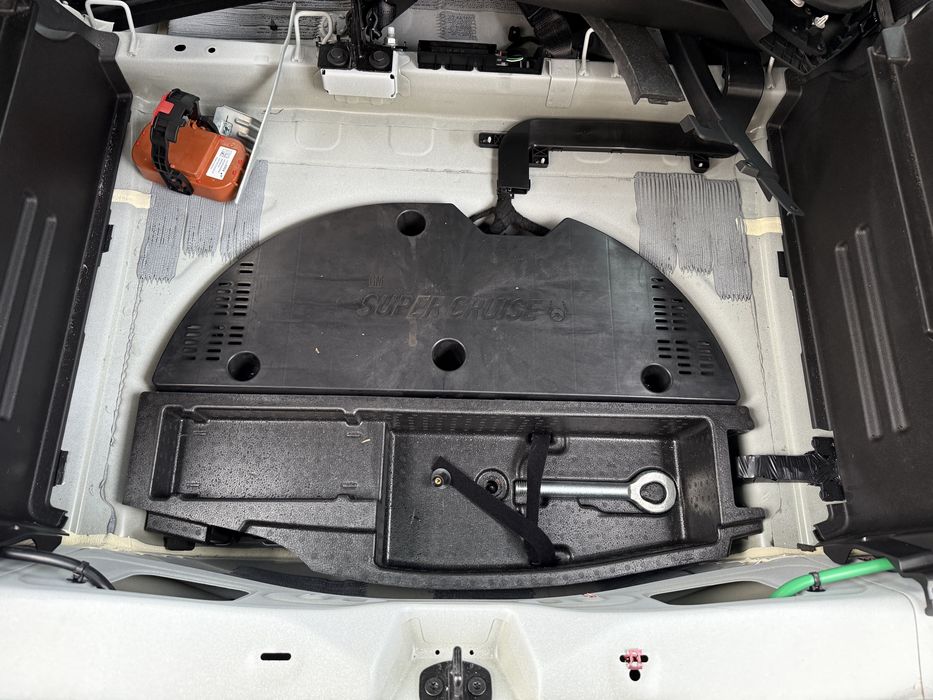 Сабвуфер Chevrolet Bolt EUV 2022 Premier