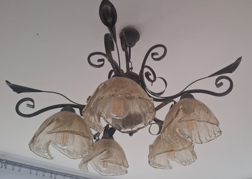 Lampa pokojową wisząca