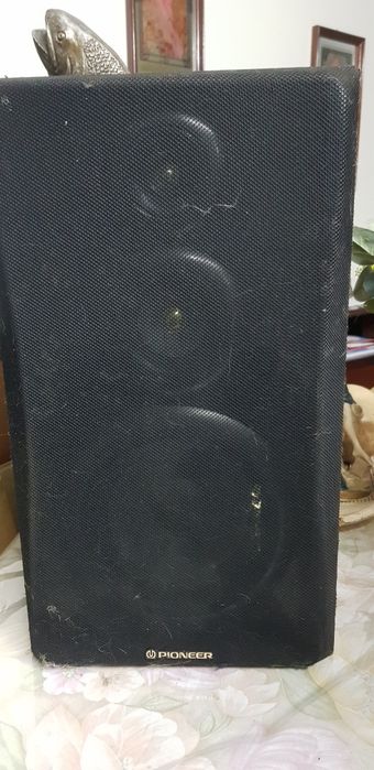 Aparilhagem pionner com gira discos, trabalha com rádio