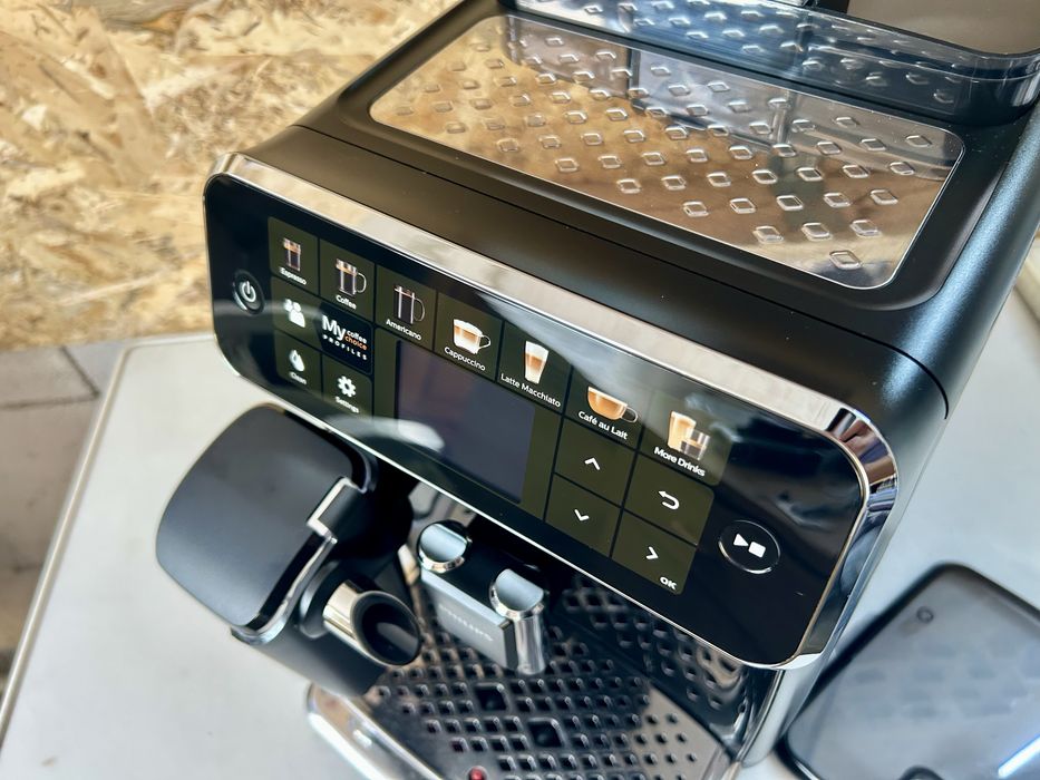 Кавоварка Philips LatteGo EP5441