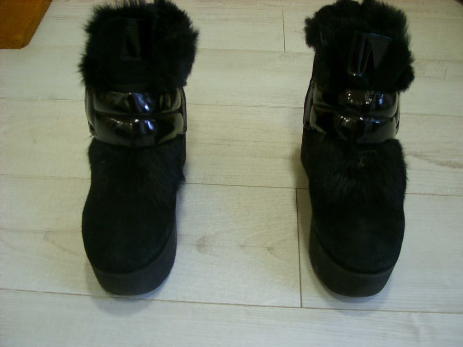 Ботинки из замши, утепленные мехом. Размер 36