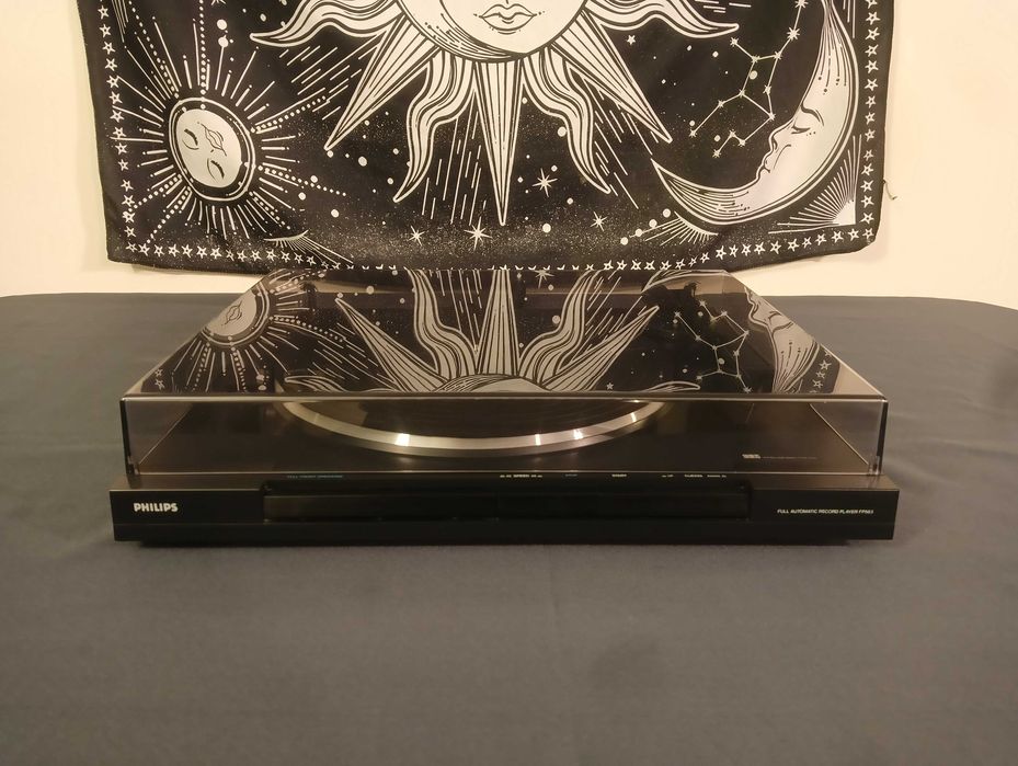 Gramofon PHILIPS FP563
