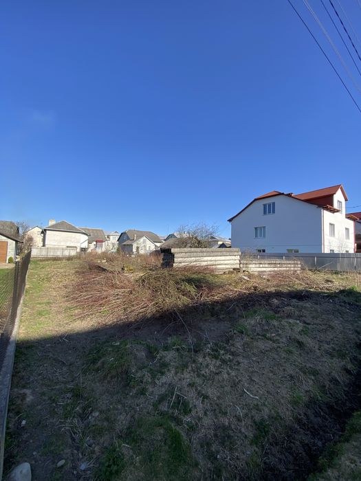 Земельна ділянка під житлову забудову у Брошнів-Осалі 8 сотих