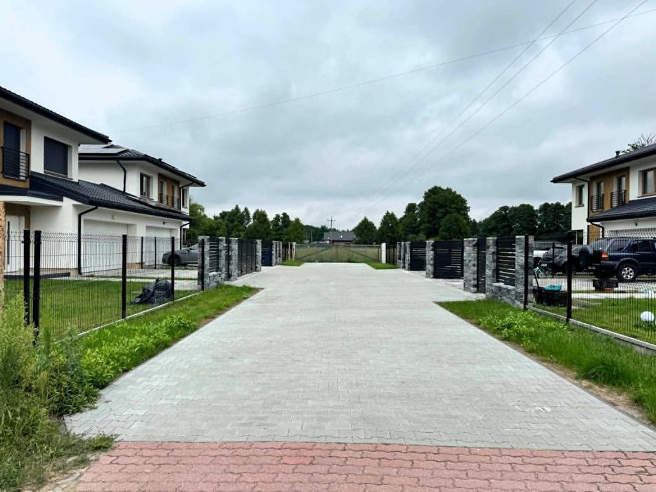 Dom jednorodzinny, bliźniak, segment, lokal. Spokój, zieleń.