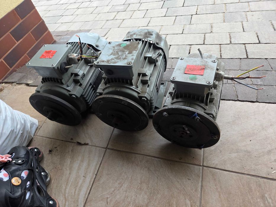 Sprzedam trzy silnik