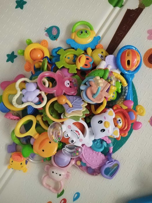 Бряскальця іграшки 0+