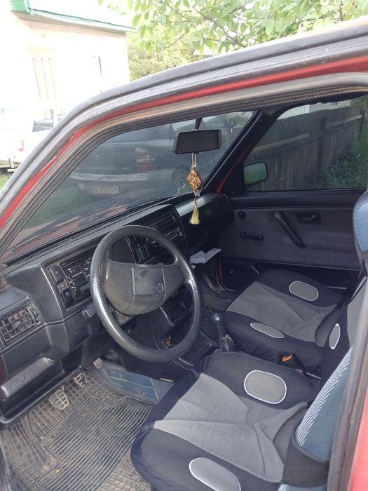 Автомобіль Volkswagen Colf
