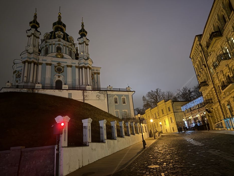 оренда Андріївський узвіз, 21 - Вікно 6 кв.м.
