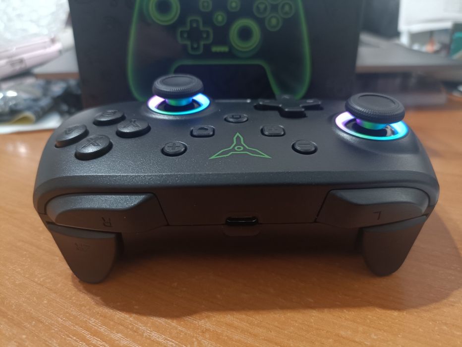 Блютуз контроллер для Nintendo Switch, PC, Android, IOS с вибро