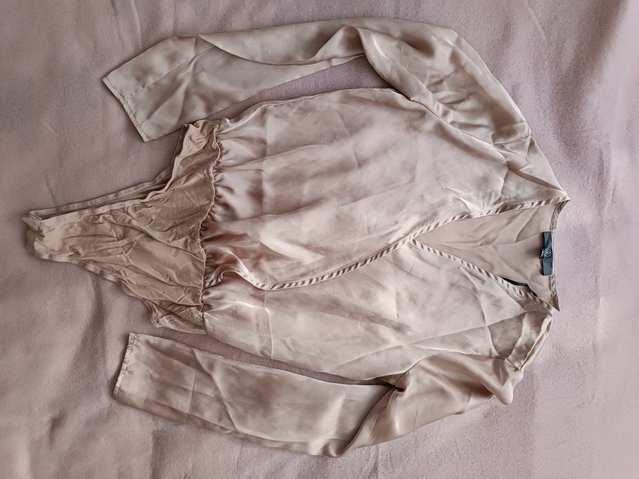 Beżowe body Missguided