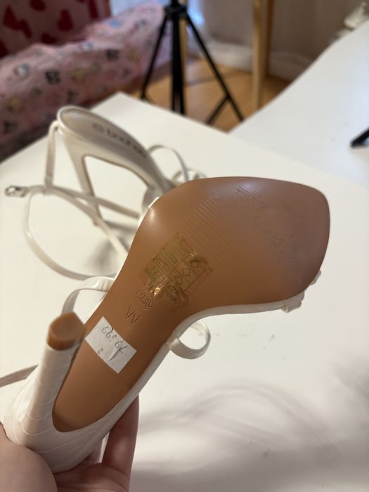 Buty na szpilce boohoo
