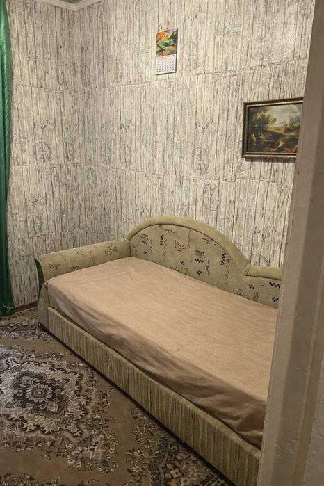 Житловий будинок з усіма комунікаціями в центрі Козина, газ