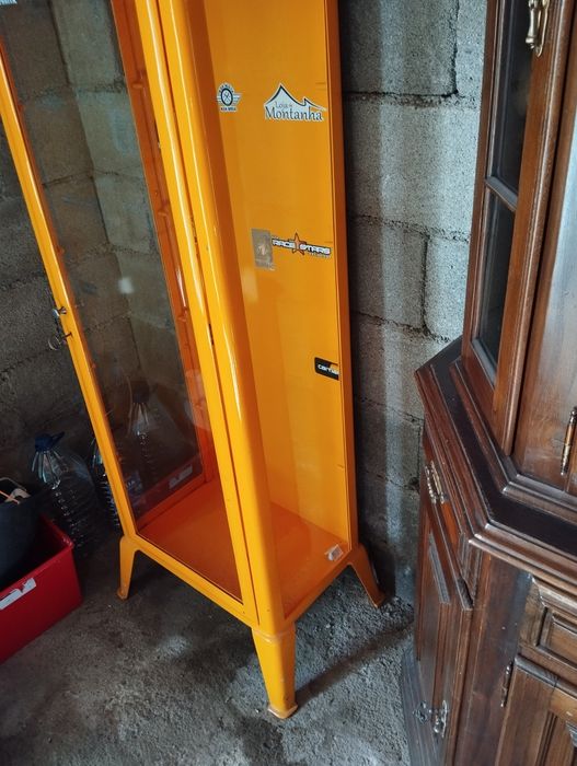 Vitrine metálica antiga