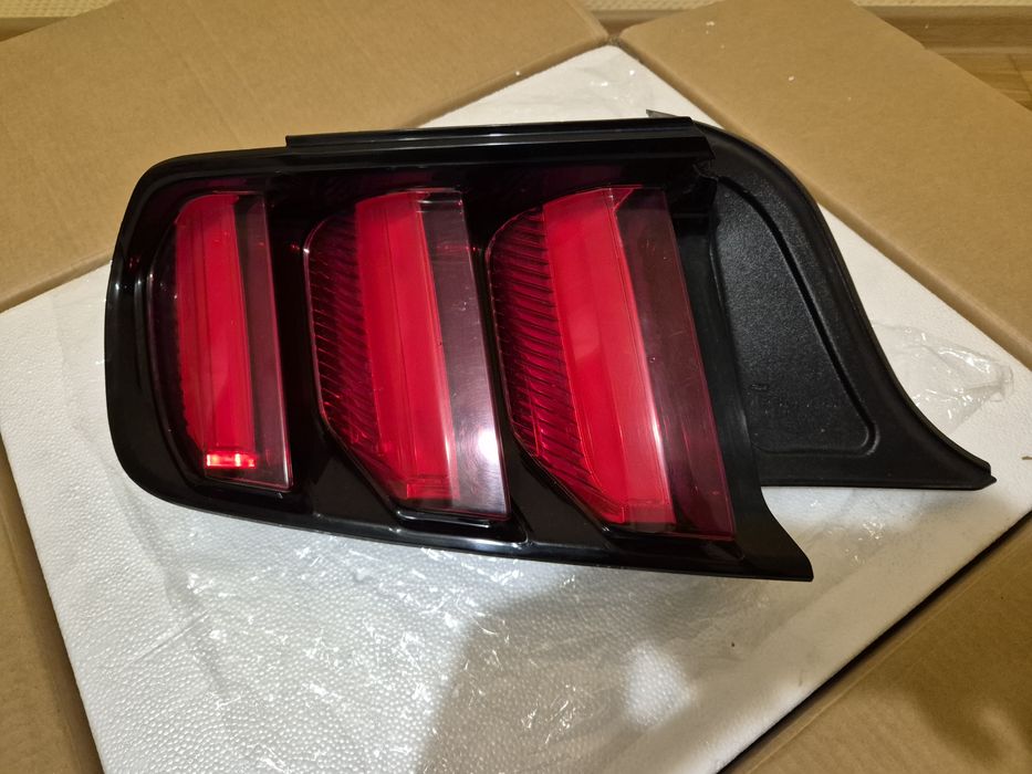 Задні ліхтарі, стопи Ford Mustang 14-17