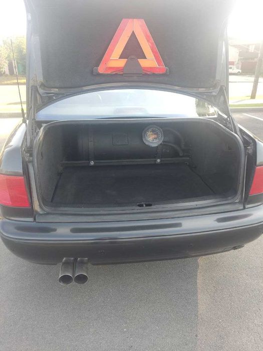 Своя Ауди А4, Audi A8, 4,2; газ/бензин.