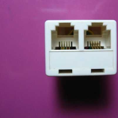 стационарный кнопочный телефон, модем роутер адсл, переходник, розетка