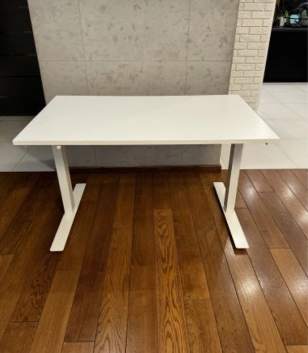 Biurko IKEA regulowane 120x70 białe Trotten