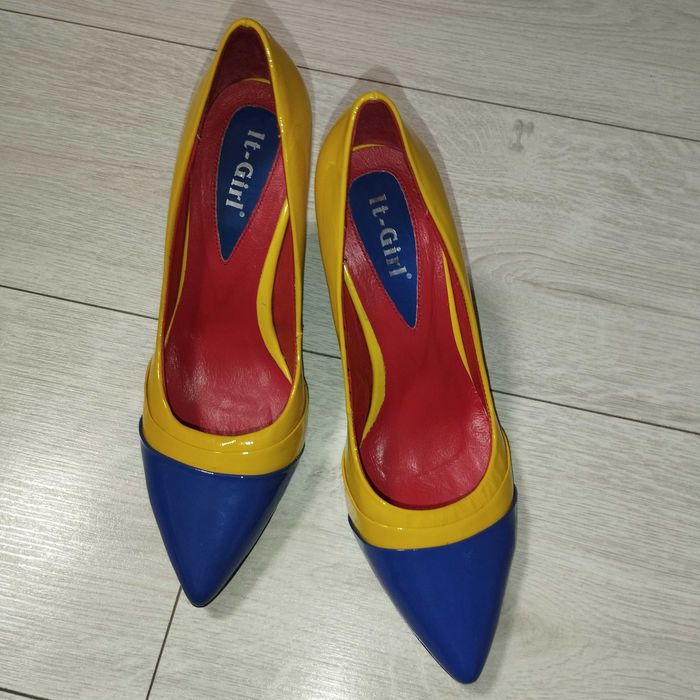 Туфлі човники в жовто-блакитному кольорі