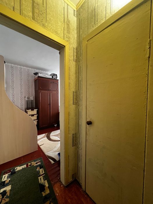 1 КІМ «гостинка», стан житловий, відмінна локація.