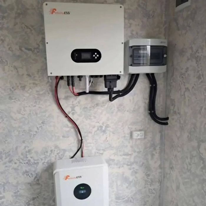 Солнечные панели, инверторы, аккумуляторы