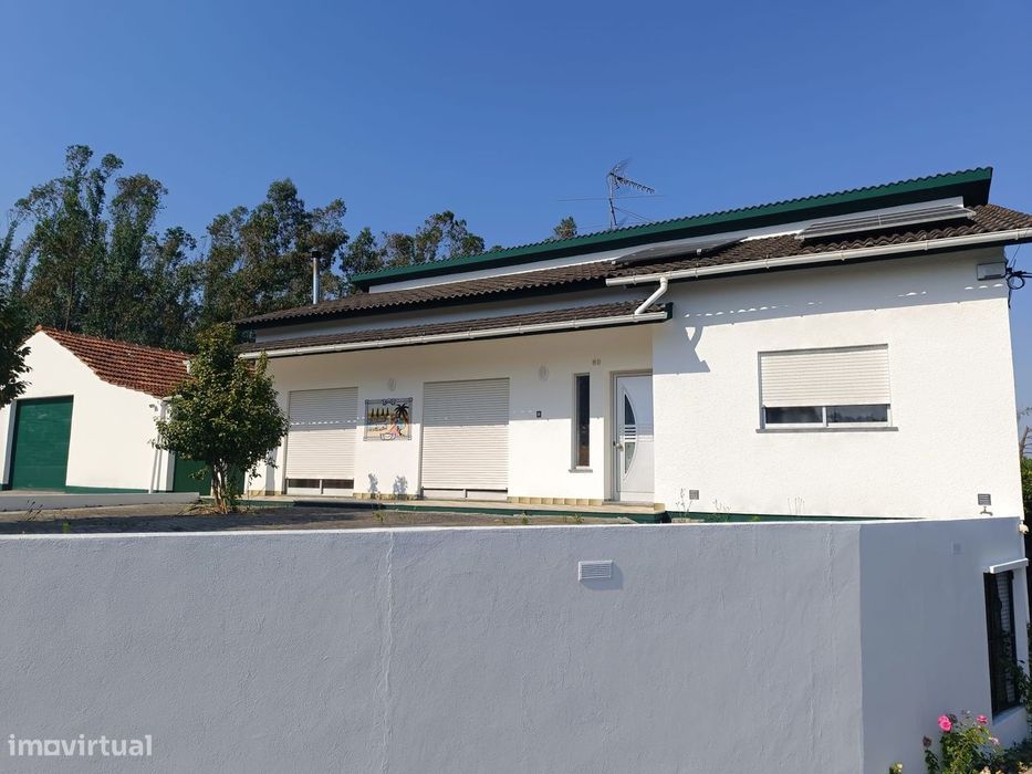Moradia T3 com terreno privativo, excelente exposição solar