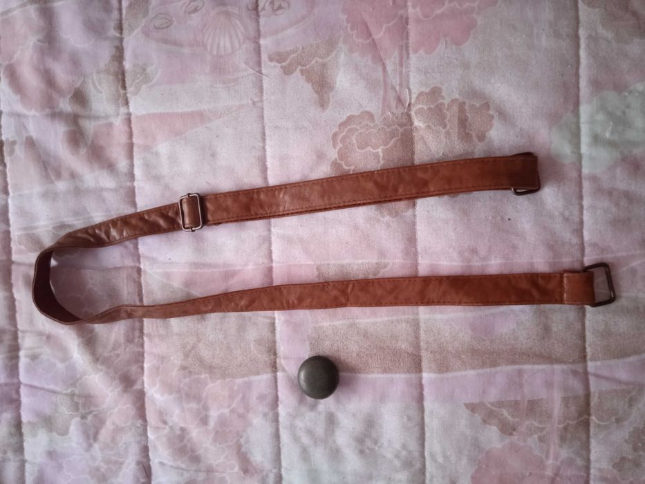 Lining, button, and handle for suitcase64584502645123124