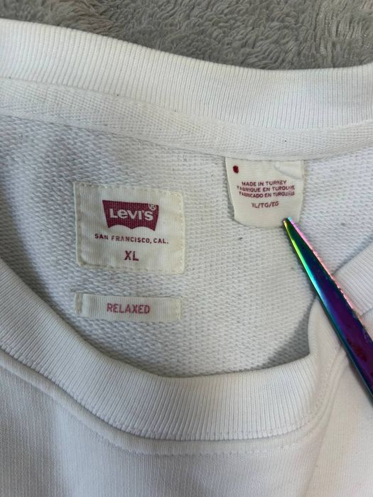 Белый свитшот Levi’s Relaxed Fit / Свитшот Левис с градиентным логотипом (Размер XL)