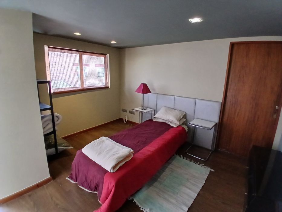 Alugo quarto com despesas incluidas
