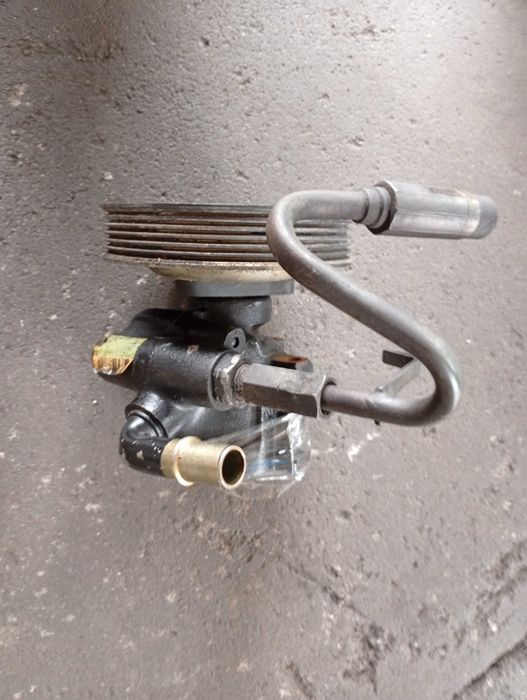 Pompa wspomagania Alfa Romeo Nr 4
