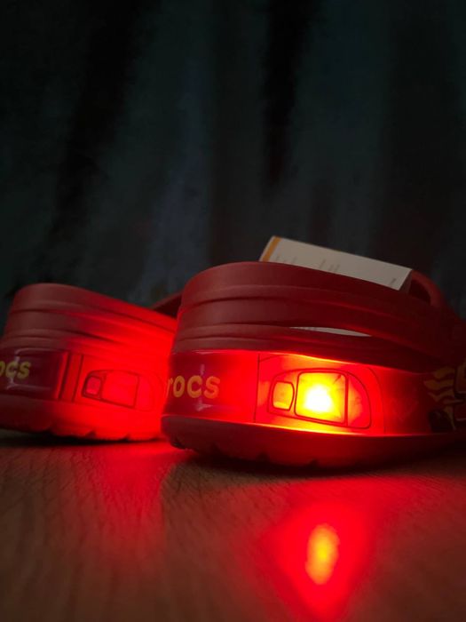 Crocs Lightning McQueen крокси світяться маквін
