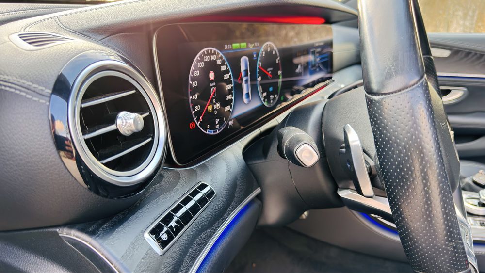Mercedes e300de amg plug-in 9g-tronic