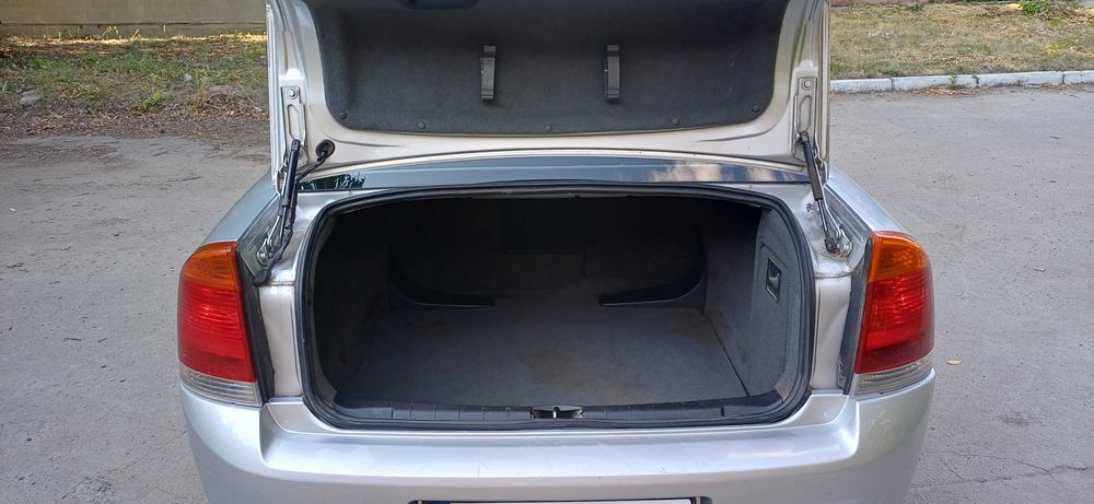 Opel Vectra 2.2 Автомат у відмінному стані