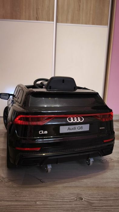 Autko Audi Q8 dla dzieci