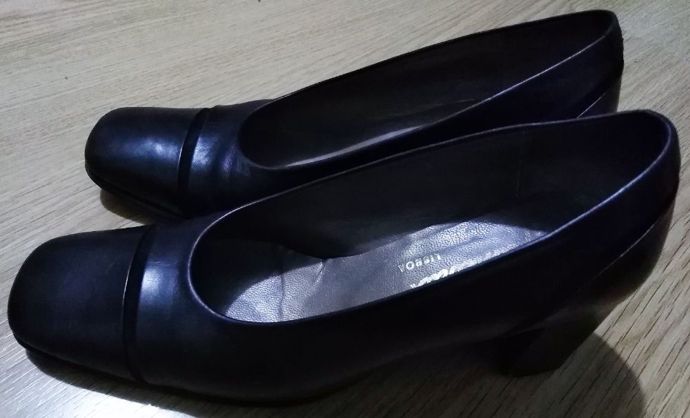 Sapatos Pretos: Tam 35