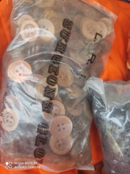 Lote de botões variados