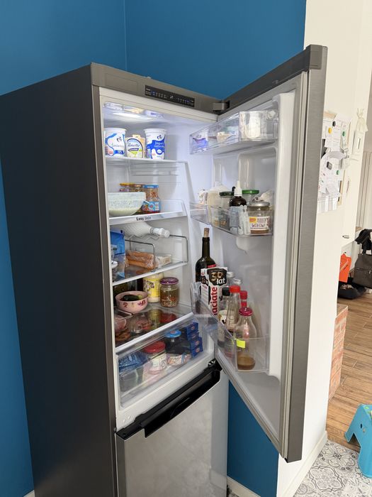 Lodówka Samsung srebrna - sprawna