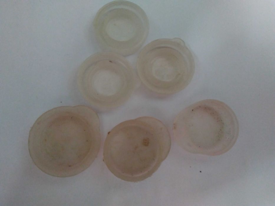 пластикова кришка для скляної пляшки 3 см. для банки.