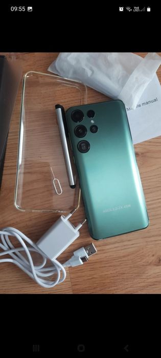 Smartfon model S22 Ultra