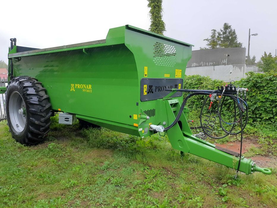 Rozrzutnik obornika 8,5 tony jednoosiowy PRONAR NV161/2 Gwarancja 36M