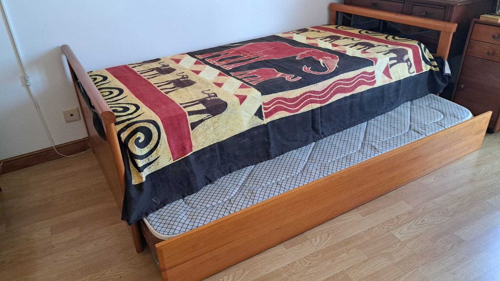 Cama de solteiro dupla