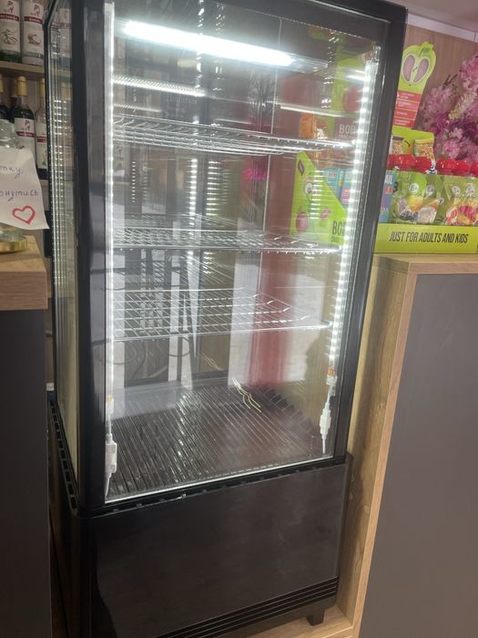 Вітрина холодильник RT78L