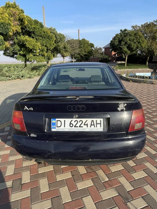 авто audi a4 1.6 бенз
