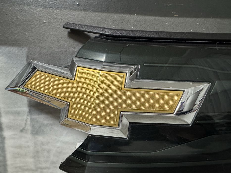 Решітка радіатора значок chevrolet bolt chevrolet разом або окремо