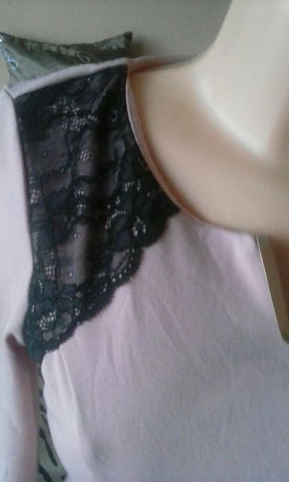 Nowa pudrowa sukienka