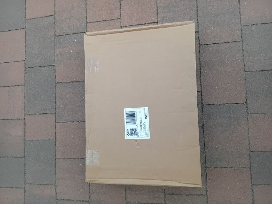 Półki do szafy rack.